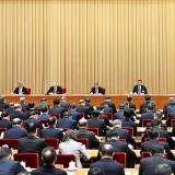 生长社区支持的居家养老，扩大普惠养老服务